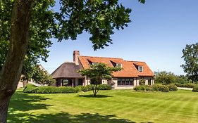 Hoeve Den Akker - Luxueuze Vakantiewoningen Met Privetuinen En Alpaca'S Nabij Brugge, Damme, Knokke, Sluis En Cadzand